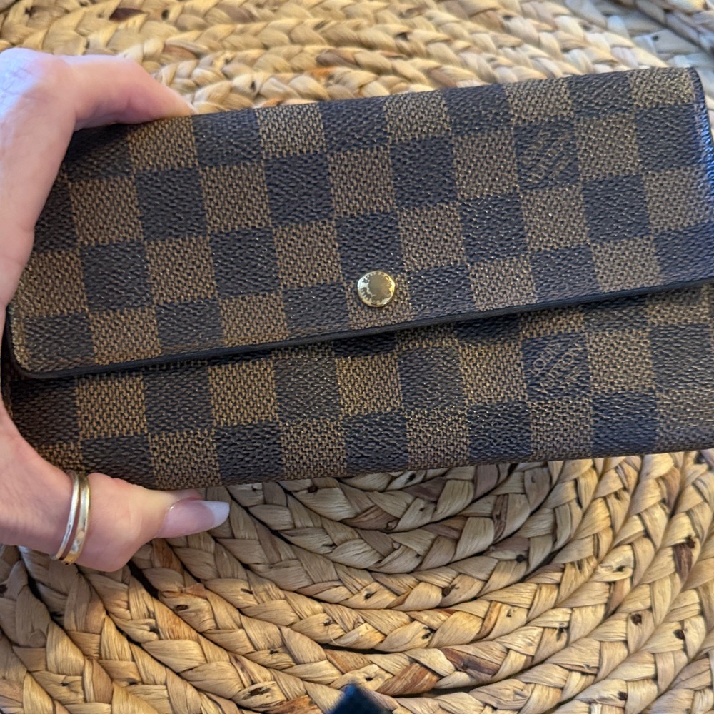 LOUIS VUITTON Damier Ebene Sarah Long Wallet - Picture 9 of 11
